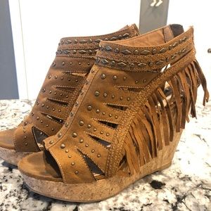 Fringe Wedges